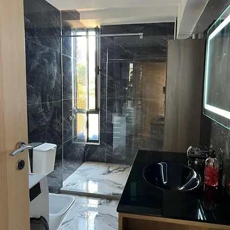 La Piazza City Center Apartment *