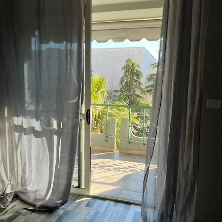 La Piazza City Center Apartment